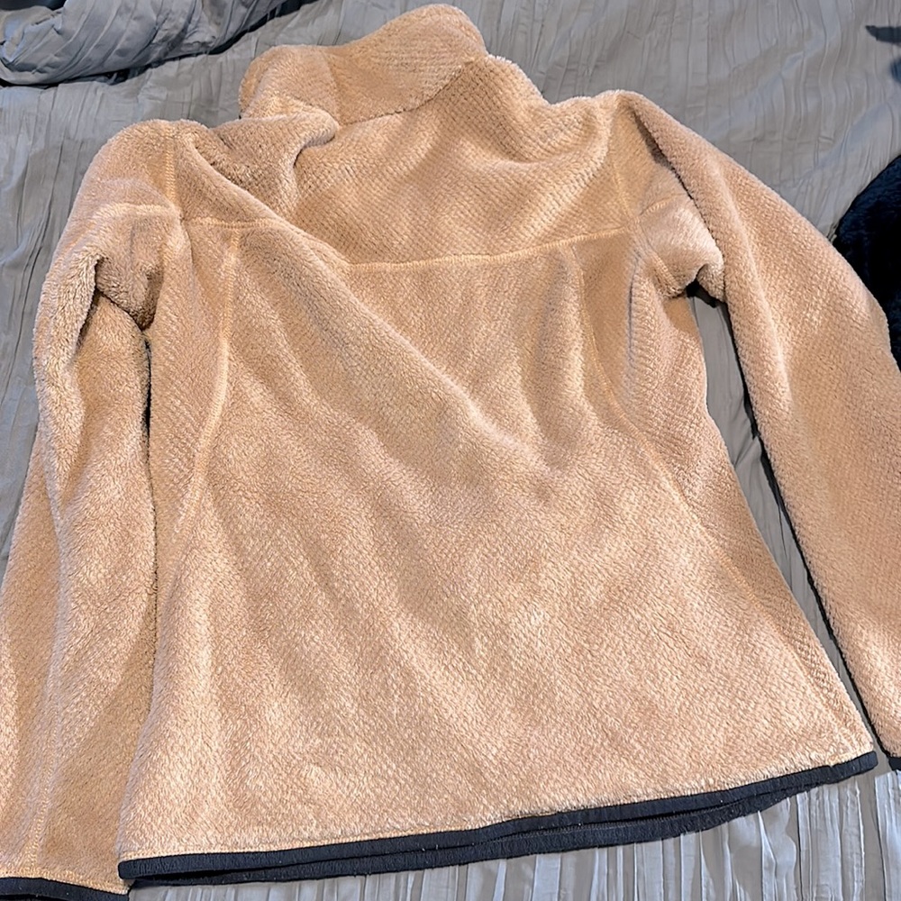 Pink Patagonia - Picture 3 of 3